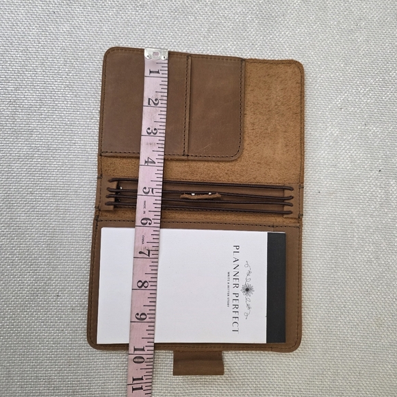 Planner Perfect Leather Traveler’s Notebook – Classic Brown - Picture 11 of 13